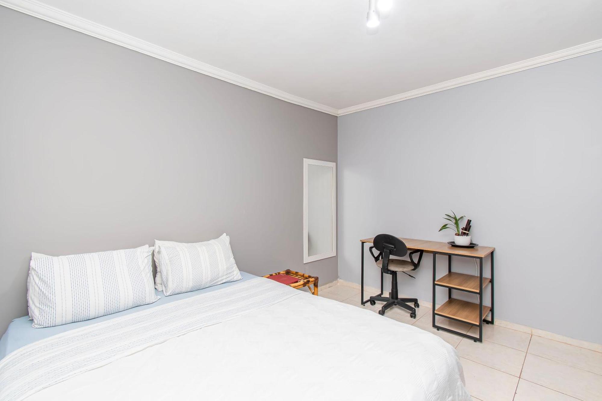 Quarto Aconchegante No Centro De Brasilia Homestay
